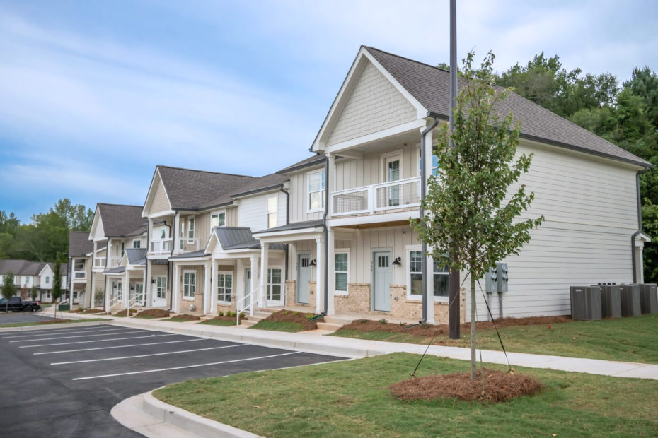 The Milledge 2-bedroom townhome floor plan at Puritan Mill in Athens, GA, featuring 2.5 baths and 1,046 sq. ft.